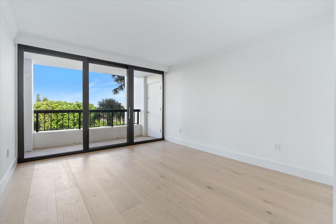 合同活跃: $1,399,000 (2 贝兹, 2 浴室, 1627 平方英尺)