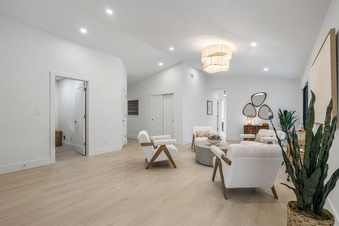 待售: $2,725,000 (7 贝兹, 4 浴室, 4246 平方英尺)