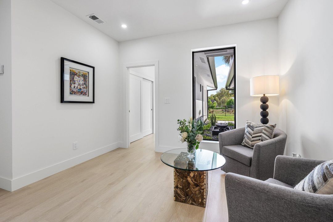 待售: $2,725,000 (7 贝兹, 4 浴室, 4246 平方英尺)