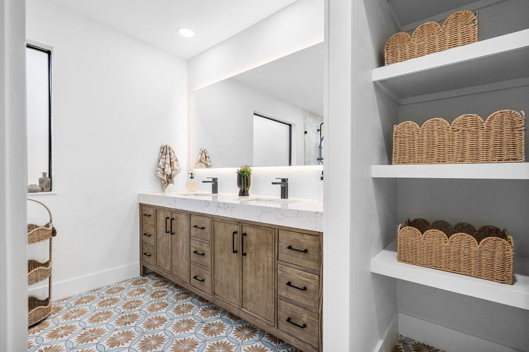 待售: $2,725,000 (7 贝兹, 4 浴室, 4246 平方英尺)