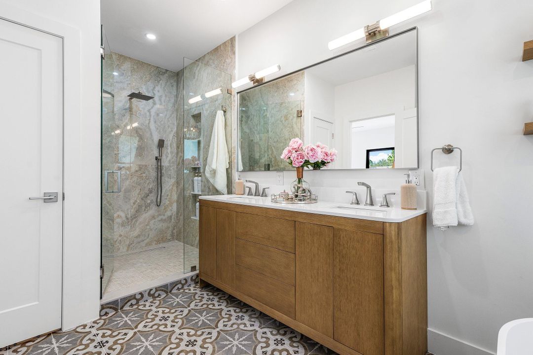 待售: $2,725,000 (7 贝兹, 4 浴室, 4246 平方英尺)