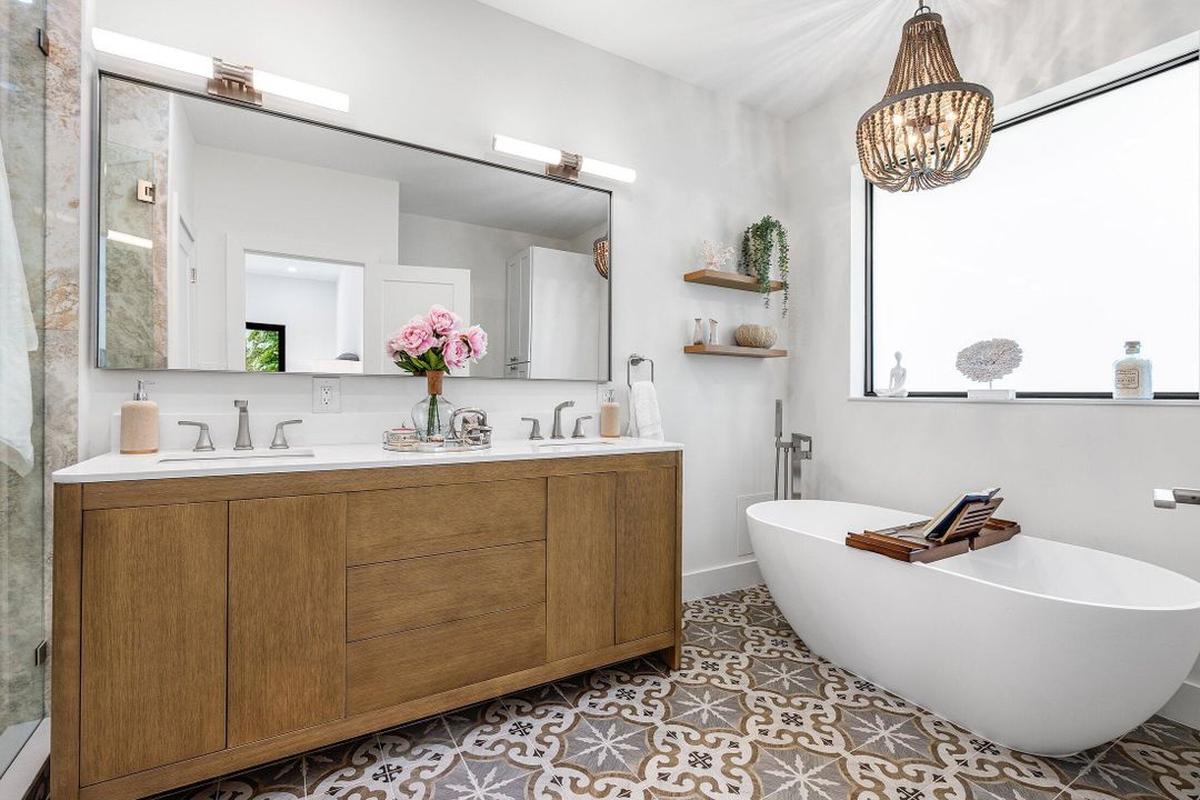 待售: $2,725,000 (7 贝兹, 4 浴室, 4246 平方英尺)