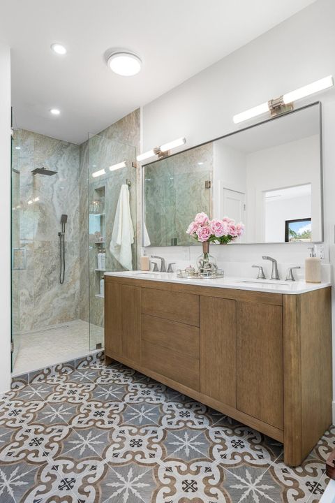 待售: $2,725,000 (7 贝兹, 4 浴室, 4246 平方英尺)