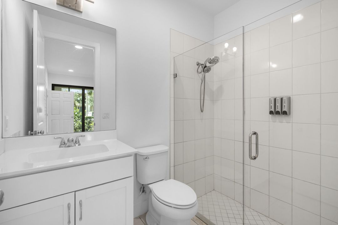 En Venta: $950,000 (4 camas, 3 baños, 2750 Pies cuadrados)