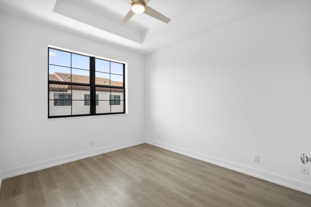 En Venta: $950,000 (4 camas, 3 baños, 2750 Pies cuadrados)