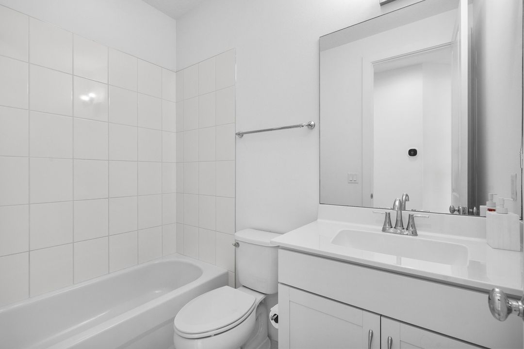 En Venta: $950,000 (4 camas, 3 baños, 2750 Pies cuadrados)