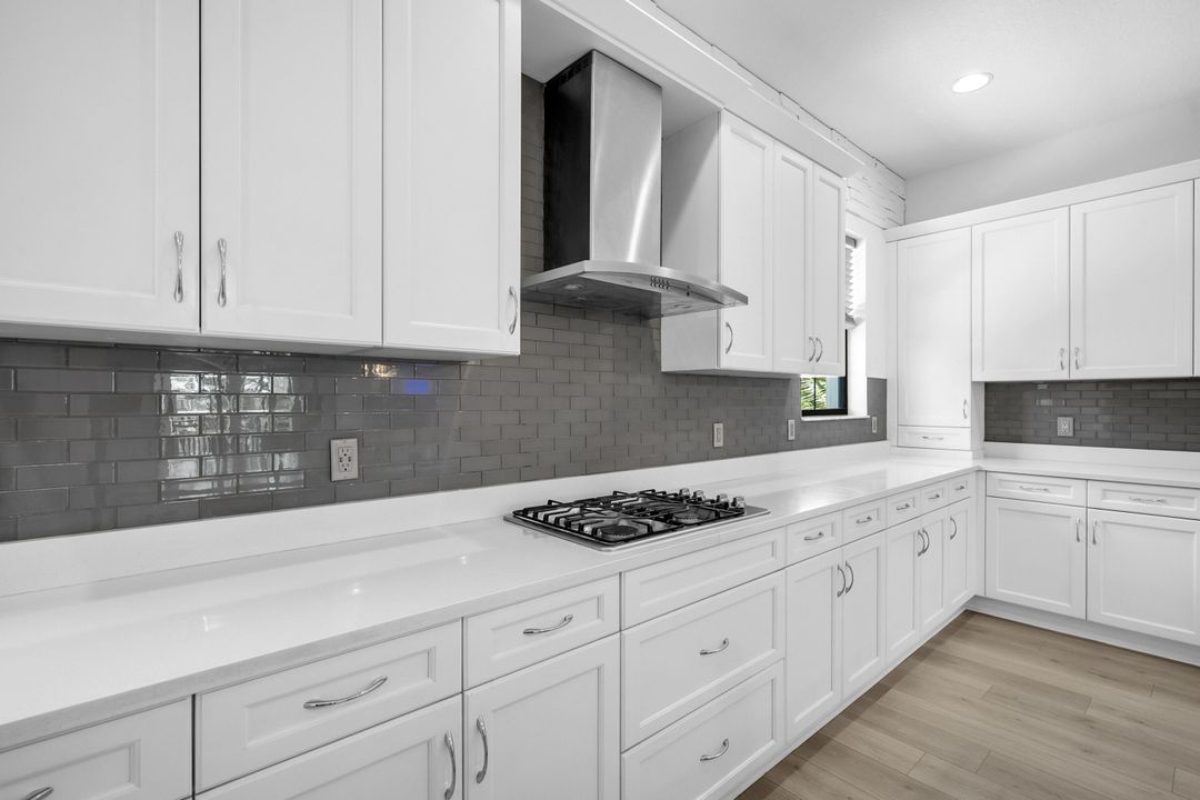 En Venta: $950,000 (4 camas, 3 baños, 2750 Pies cuadrados)