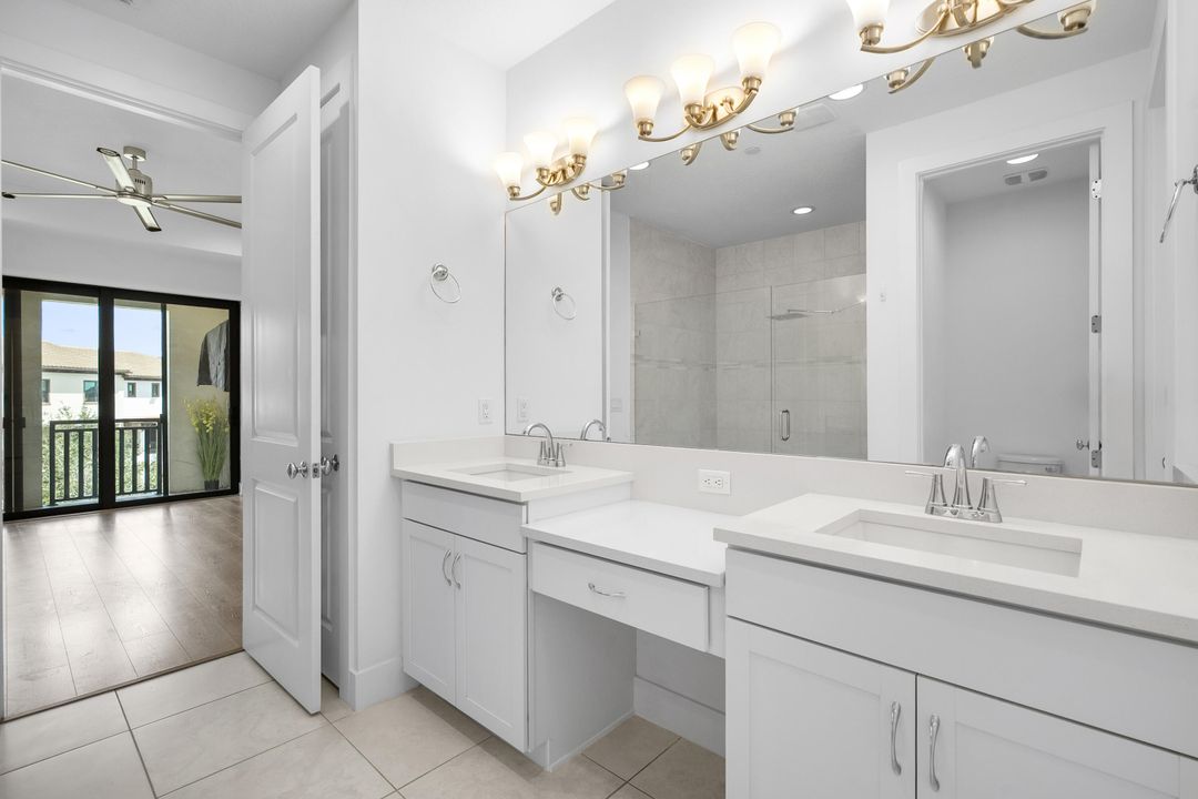 En Venta: $950,000 (4 camas, 3 baños, 2750 Pies cuadrados)