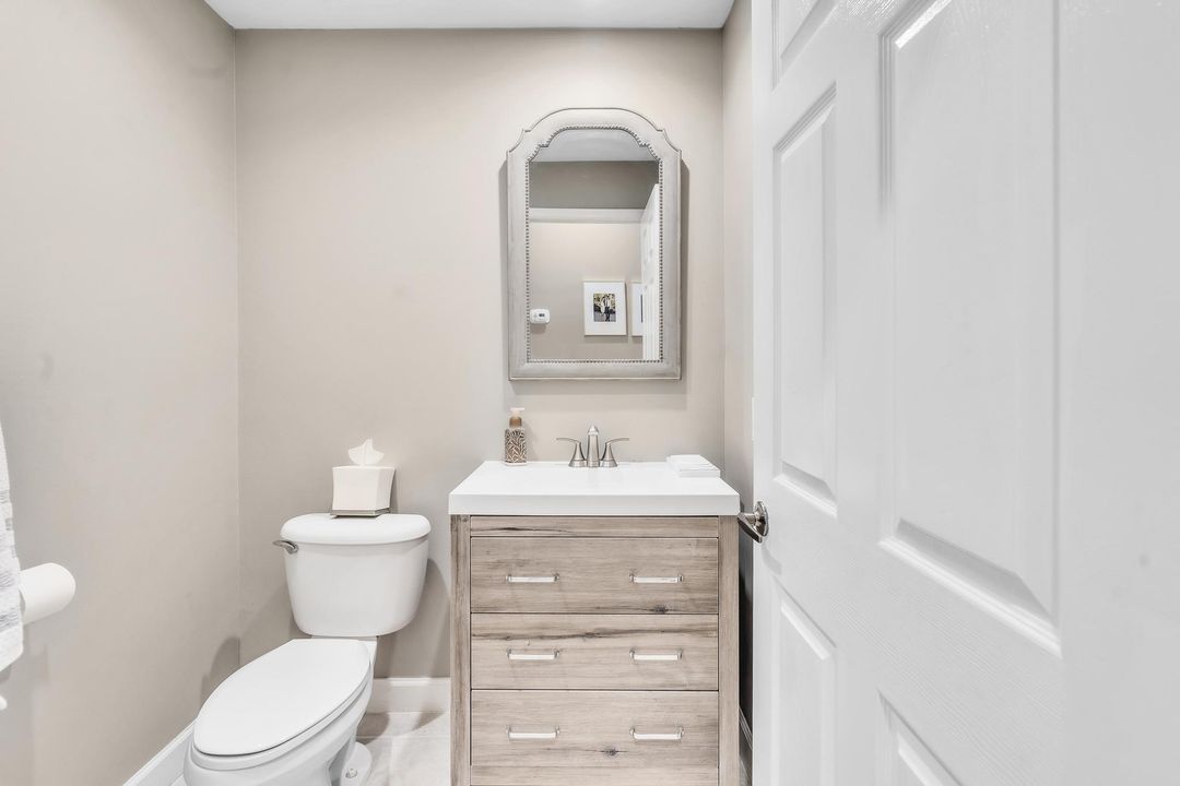 Под контрактом: $985,000 (4 спален, 3 ванн, 3252 Квадратных фут)