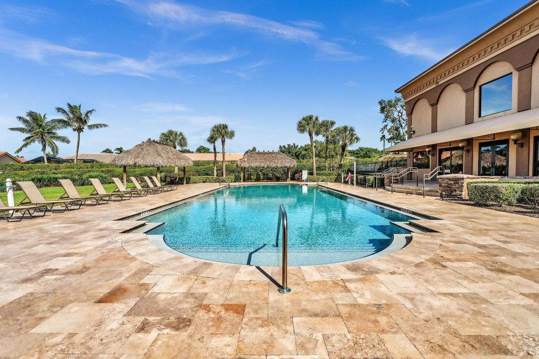 Под контрактом: $985,000 (4 спален, 3 ванн, 3252 Квадратных фут)