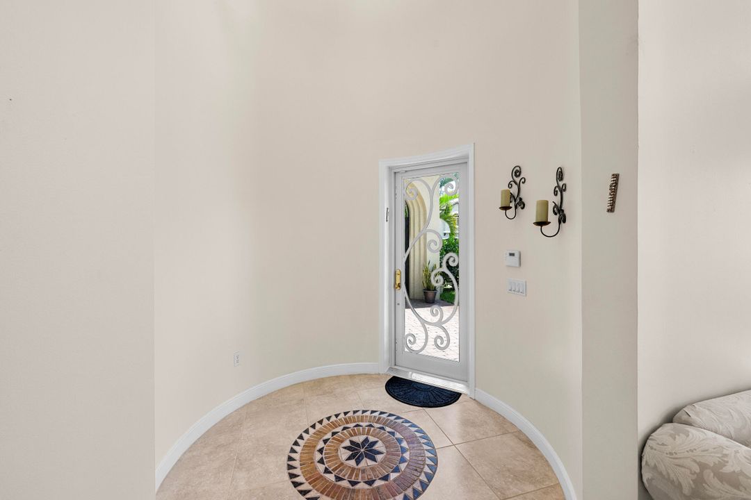 合同活跃: $1,299,000 (5 贝兹, 4 浴室, 4139 平方英尺)