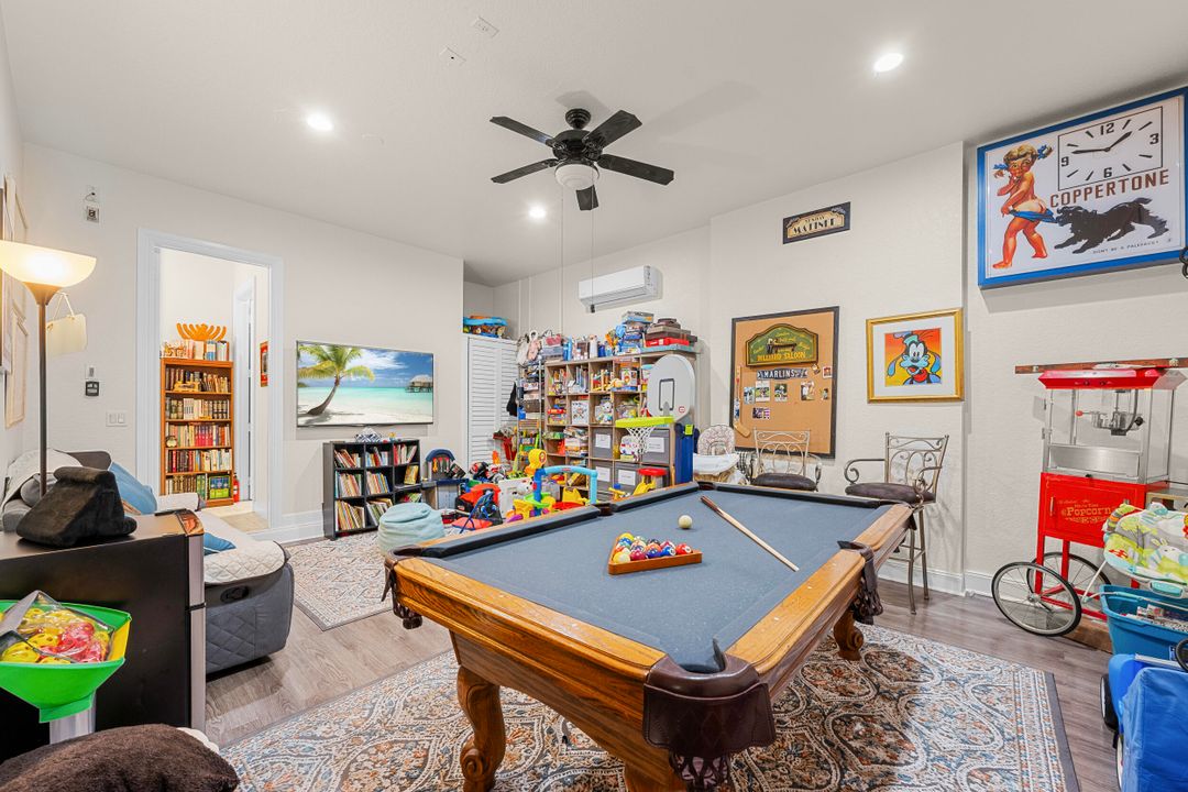 合同活跃: $1,299,000 (5 贝兹, 4 浴室, 4139 平方英尺)