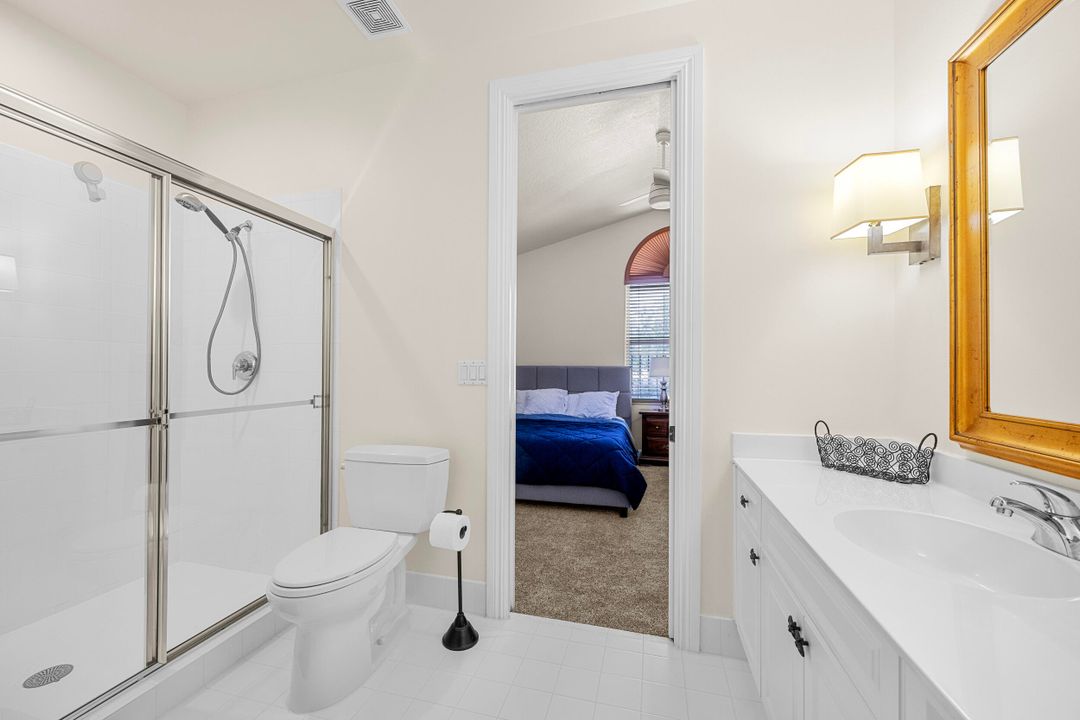 合同活跃: $1,299,000 (5 贝兹, 4 浴室, 4139 平方英尺)