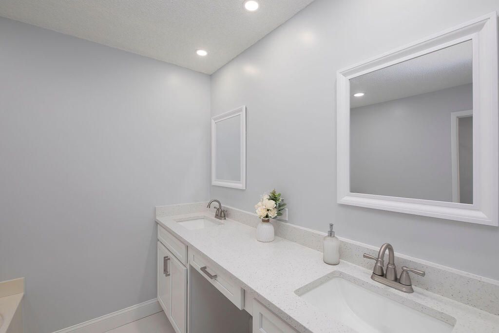 En Venta: $360,000 (2 camas, 2 baños, 1711 Pies cuadrados)