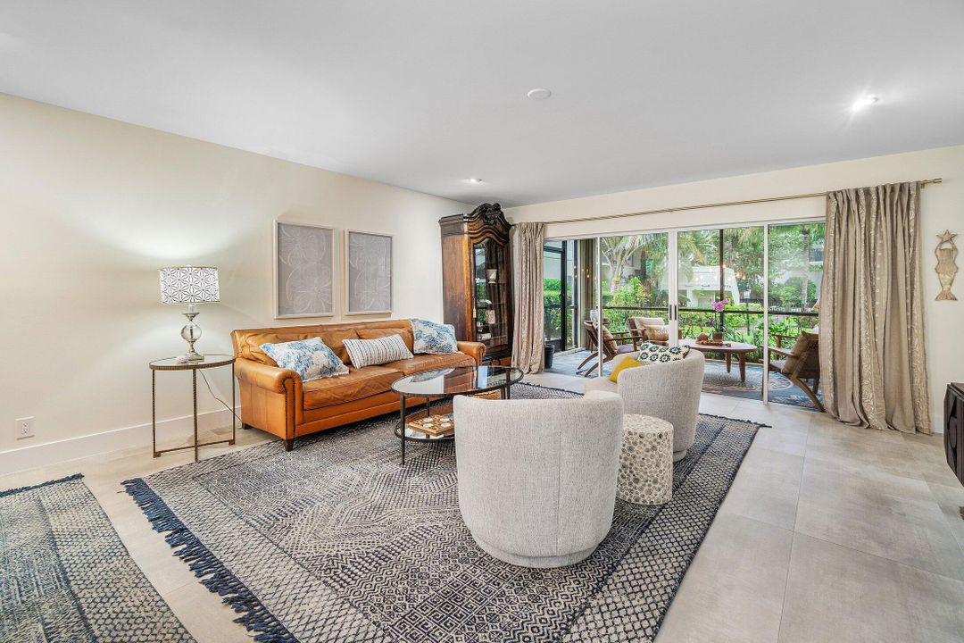 Activo con contrato: $10,000 (3 camas, 3 baños, 1700 Pies cuadrados)