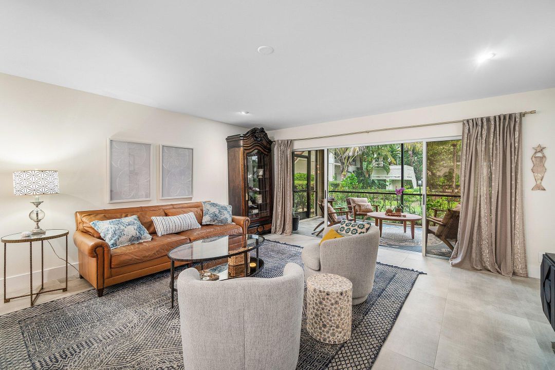 Activo con contrato: $10,000 (3 camas, 3 baños, 1700 Pies cuadrados)