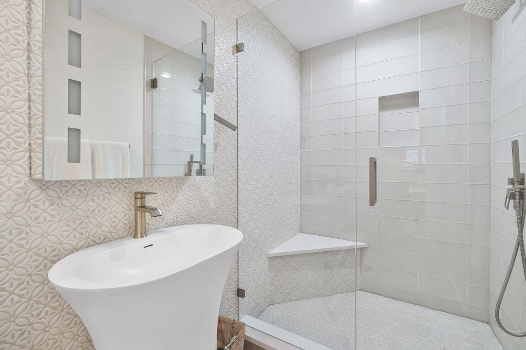 Activo con contrato: $10,000 (3 camas, 3 baños, 1700 Pies cuadrados)