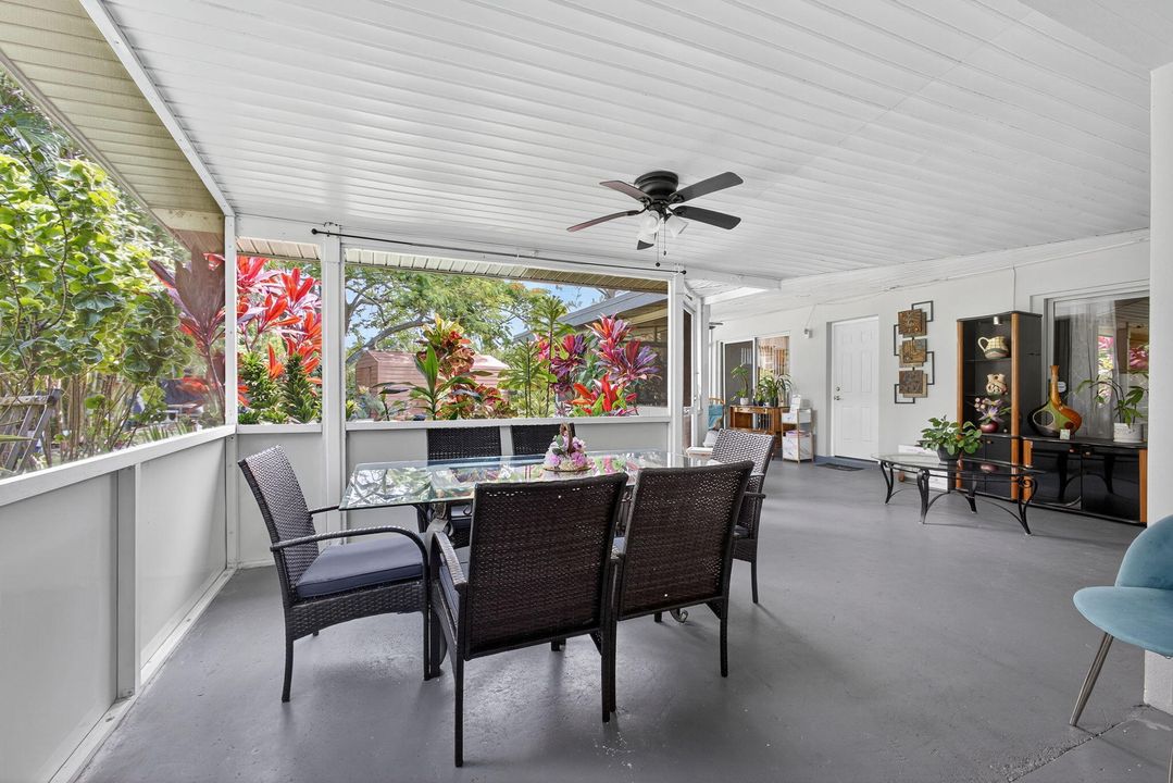 合同活跃: $650,000 (4 贝兹, 2 浴室, 1637 平方英尺)