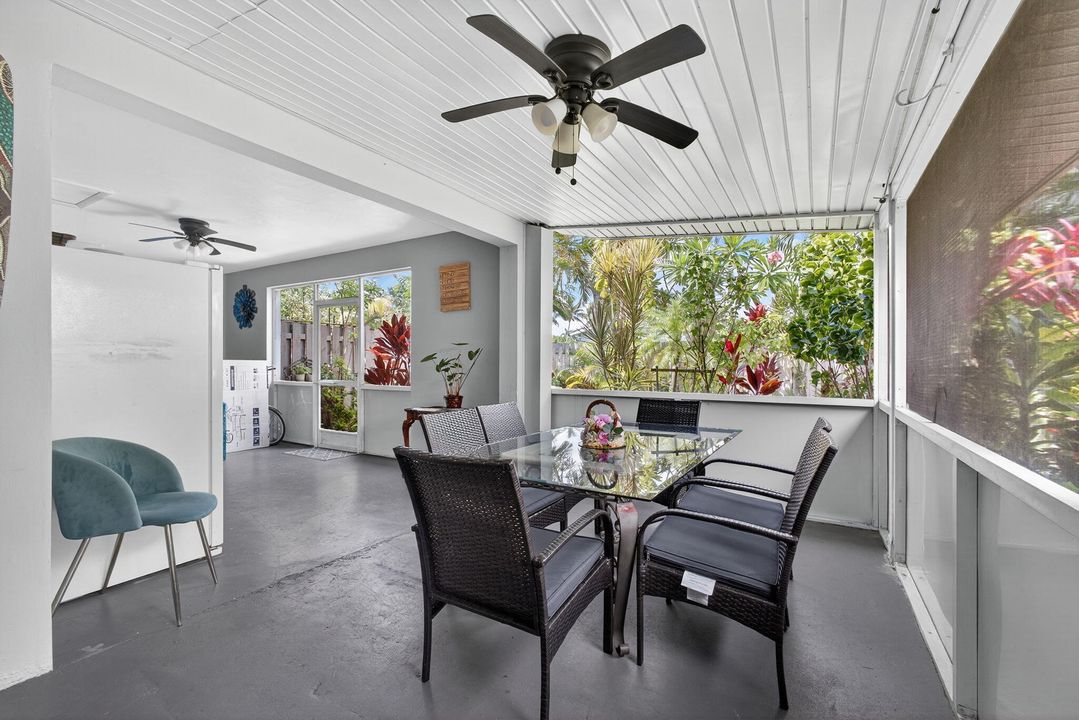 合同活跃: $650,000 (4 贝兹, 2 浴室, 1637 平方英尺)