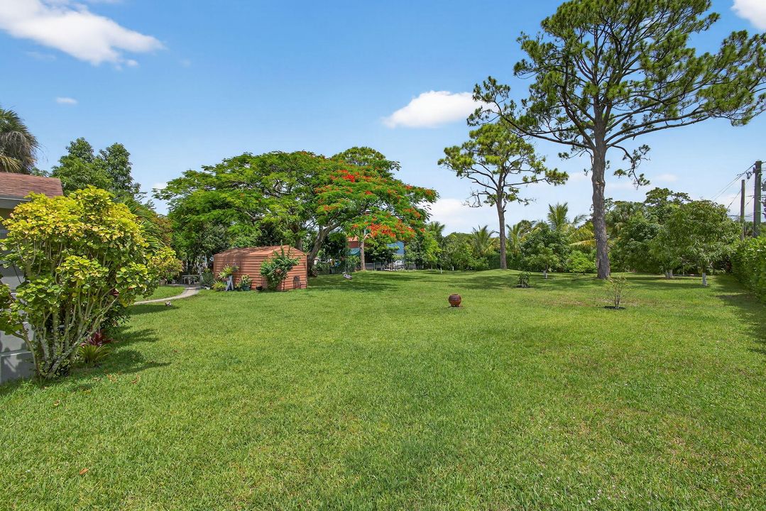 合同活跃: $650,000 (4 贝兹, 2 浴室, 1637 平方英尺)