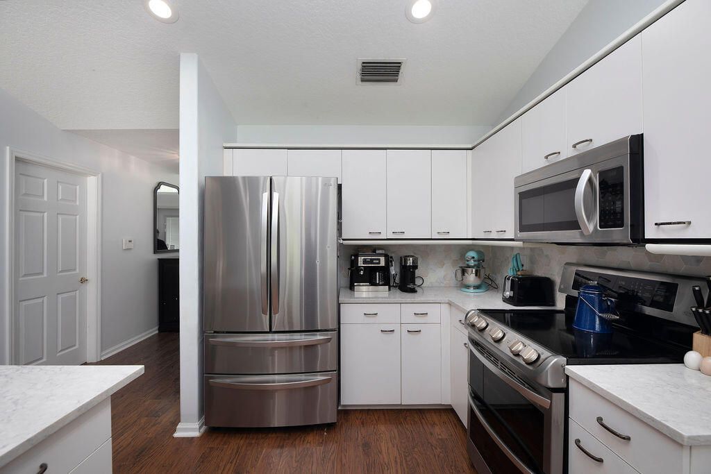 En Venta: $1,149,000 (4 camas, 3 baños, 2826 Pies cuadrados)