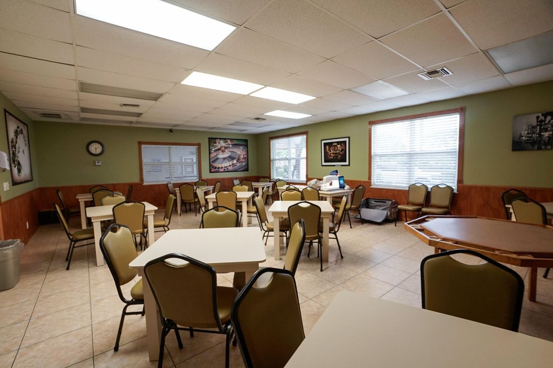 Active With Contract: $90,000 (1 beds, 1 baths, 611 Square Feet)