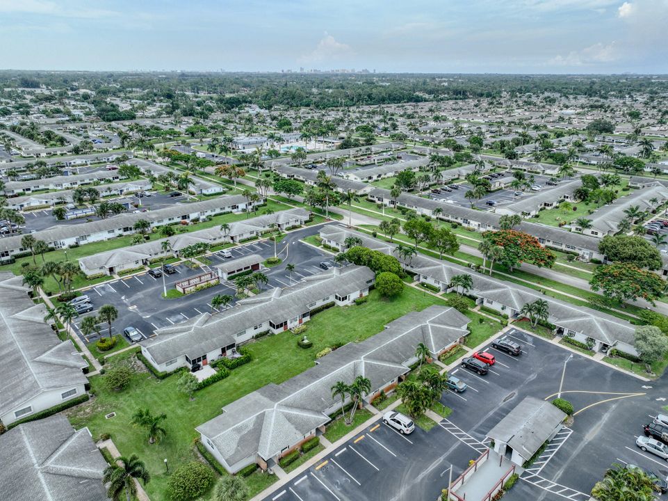 Active With Contract: $90,000 (1 beds, 1 baths, 611 Square Feet)