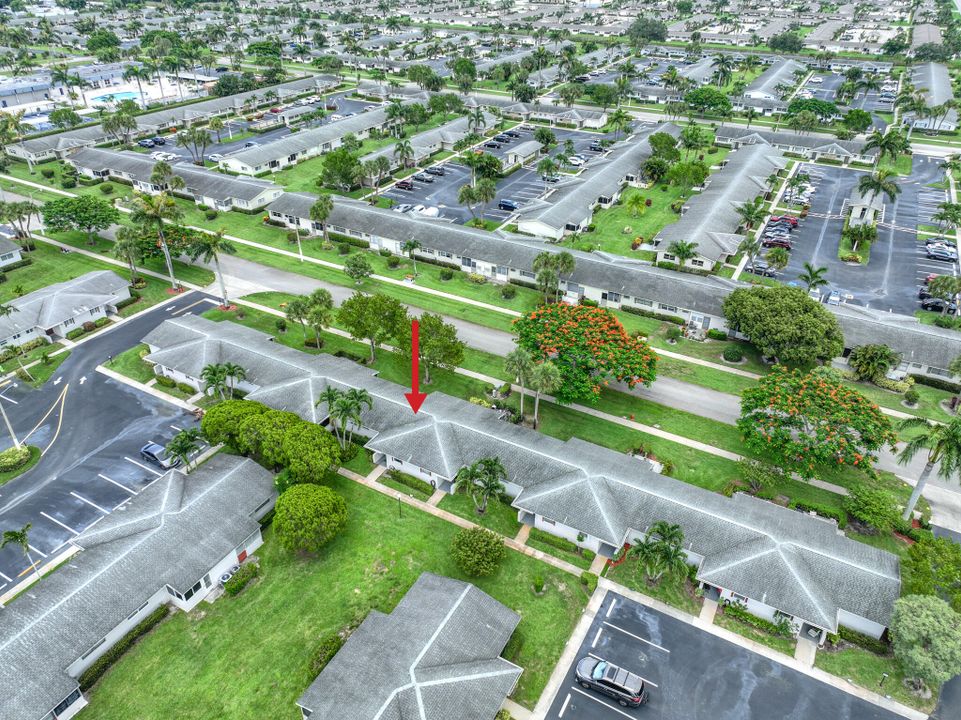 Active With Contract: $90,000 (1 beds, 1 baths, 611 Square Feet)