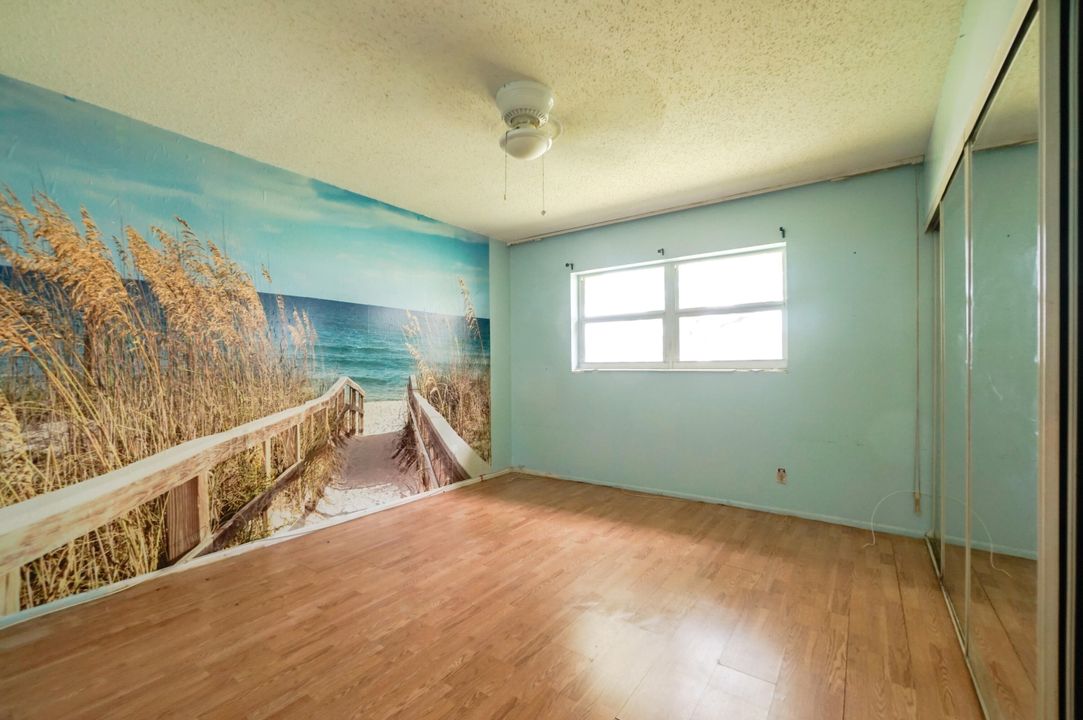 Active With Contract: $90,000 (1 beds, 1 baths, 611 Square Feet)