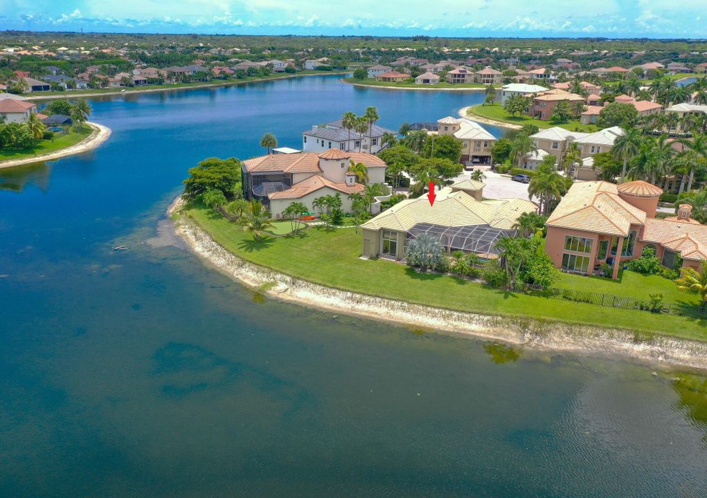 Activo con contrato: $1,125,000 (5 camas, 4 baños, 3372 Pies cuadrados)