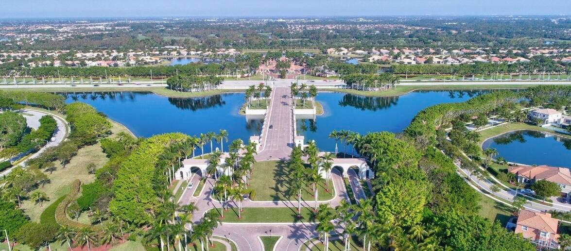 Activo con contrato: $1,125,000 (5 camas, 4 baños, 3372 Pies cuadrados)