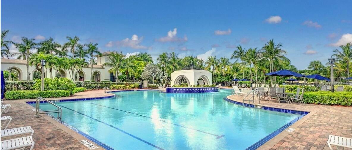 Activo con contrato: $1,125,000 (5 camas, 4 baños, 3372 Pies cuadrados)