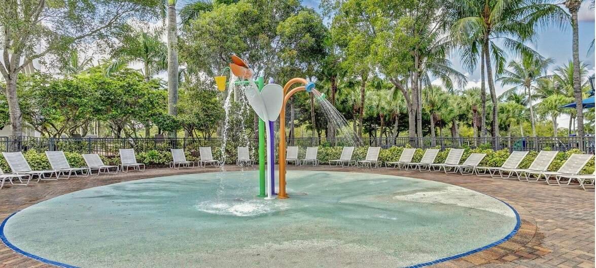 Activo con contrato: $1,125,000 (5 camas, 4 baños, 3372 Pies cuadrados)