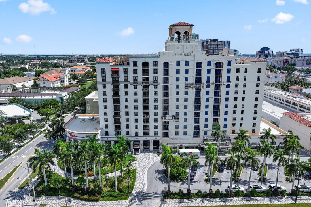 Activo con contrato: $699,900 (2 camas, 2 baños, 1155 Pies cuadrados)