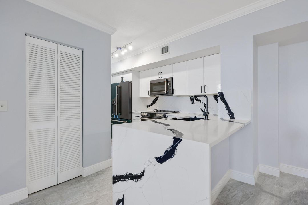 Activo con contrato: $699,900 (2 camas, 2 baños, 1155 Pies cuadrados)