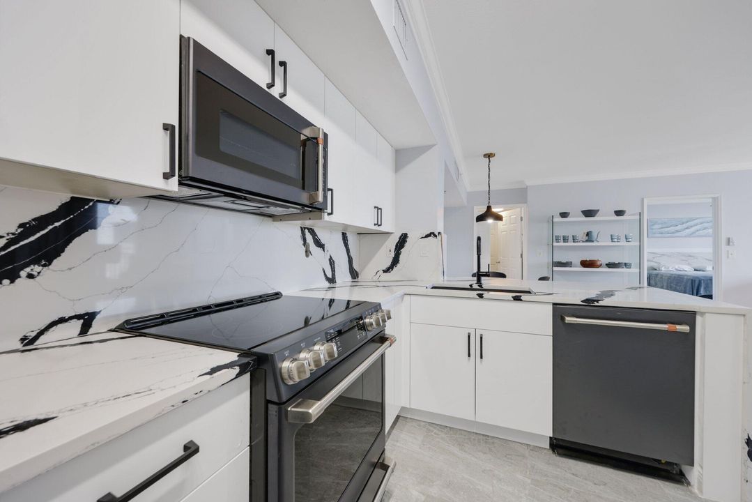 Activo con contrato: $699,900 (2 camas, 2 baños, 1155 Pies cuadrados)