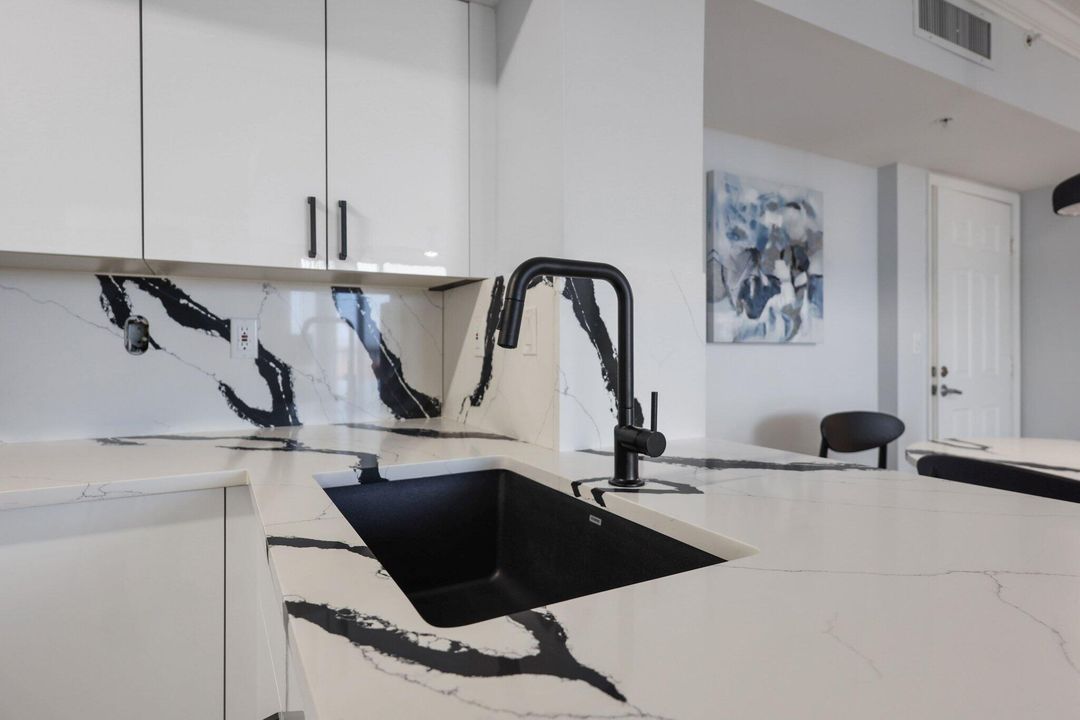 Activo con contrato: $699,900 (2 camas, 2 baños, 1155 Pies cuadrados)