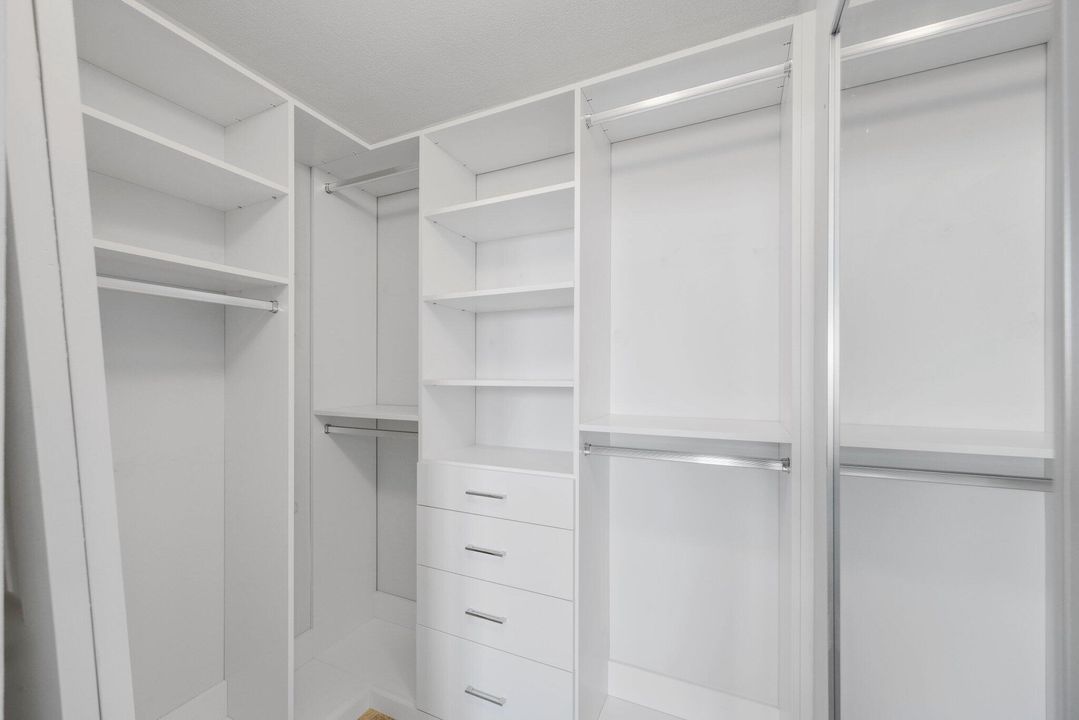 Activo con contrato: $699,900 (2 camas, 2 baños, 1155 Pies cuadrados)