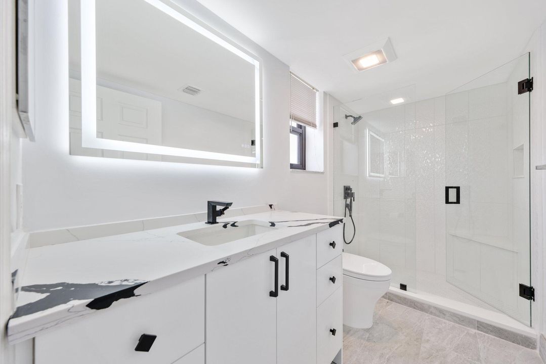 Activo con contrato: $699,900 (2 camas, 2 baños, 1155 Pies cuadrados)