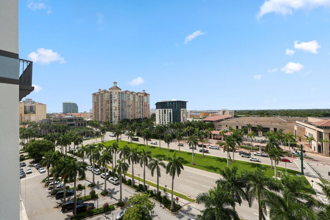 Activo con contrato: $699,900 (2 camas, 2 baños, 1155 Pies cuadrados)