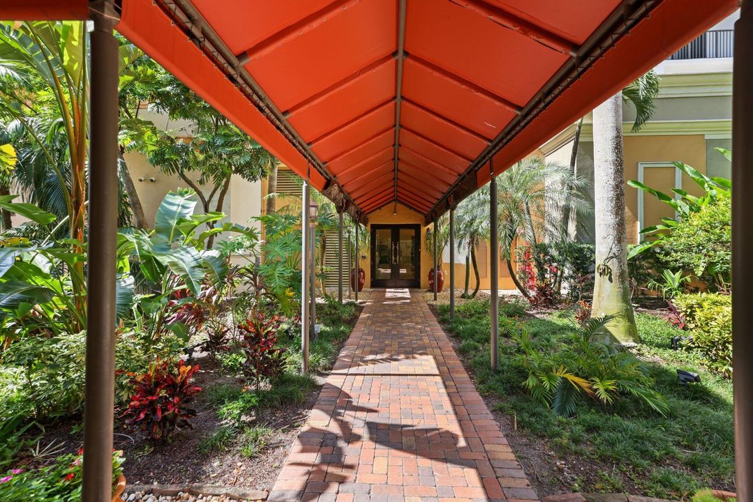 Activo con contrato: $699,900 (2 camas, 2 baños, 1155 Pies cuadrados)