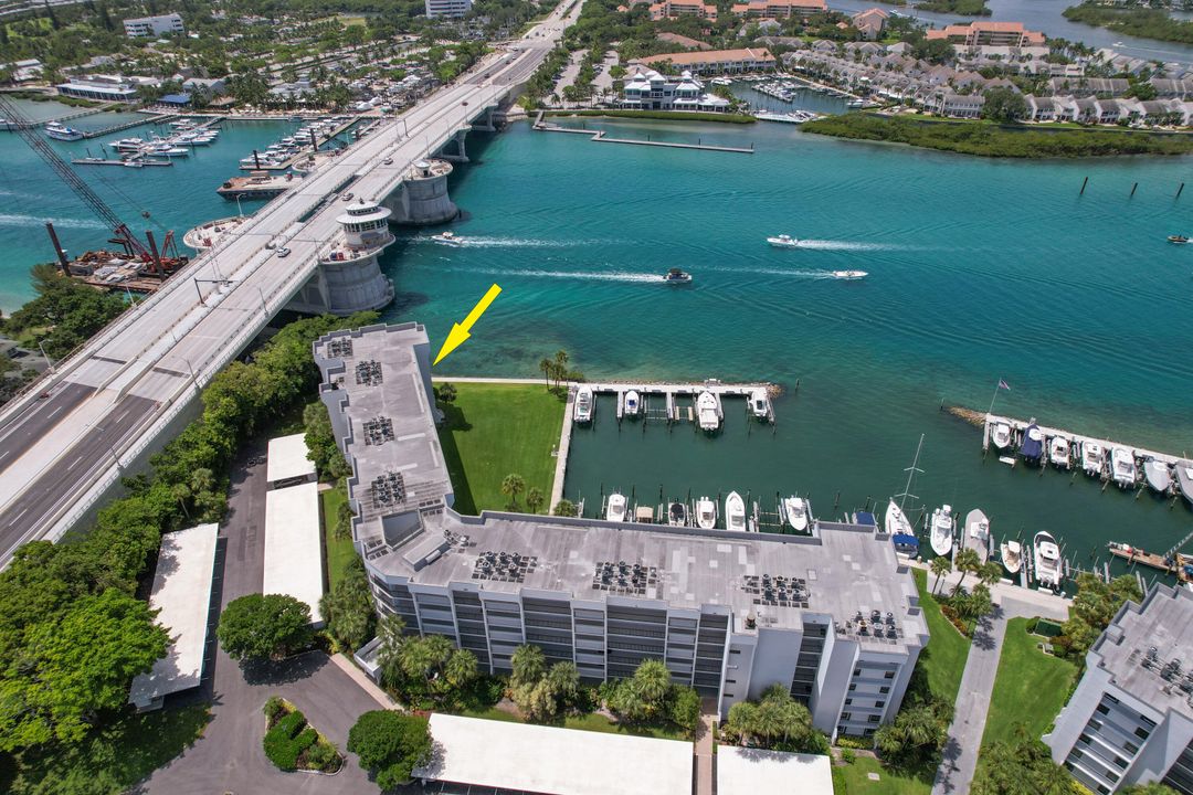 For Sale: $1,300,000 (2 beds, 2 baths, 1520 Square Feet)