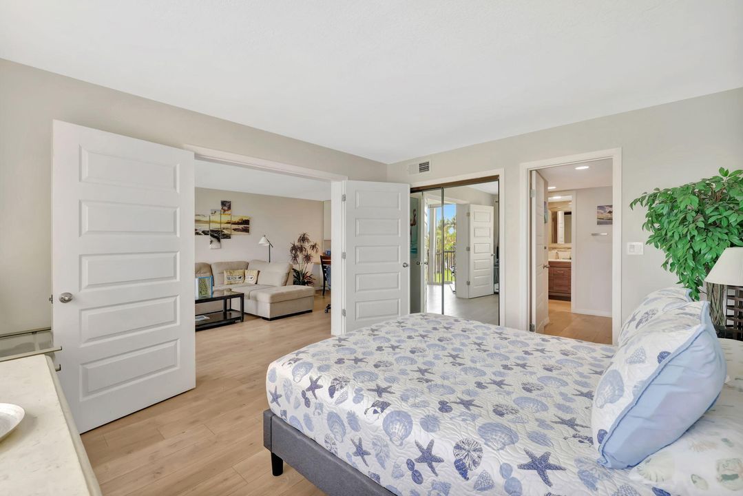 Active With Contract: $209,000 (1 beds, 1 baths, 897 Square Feet)