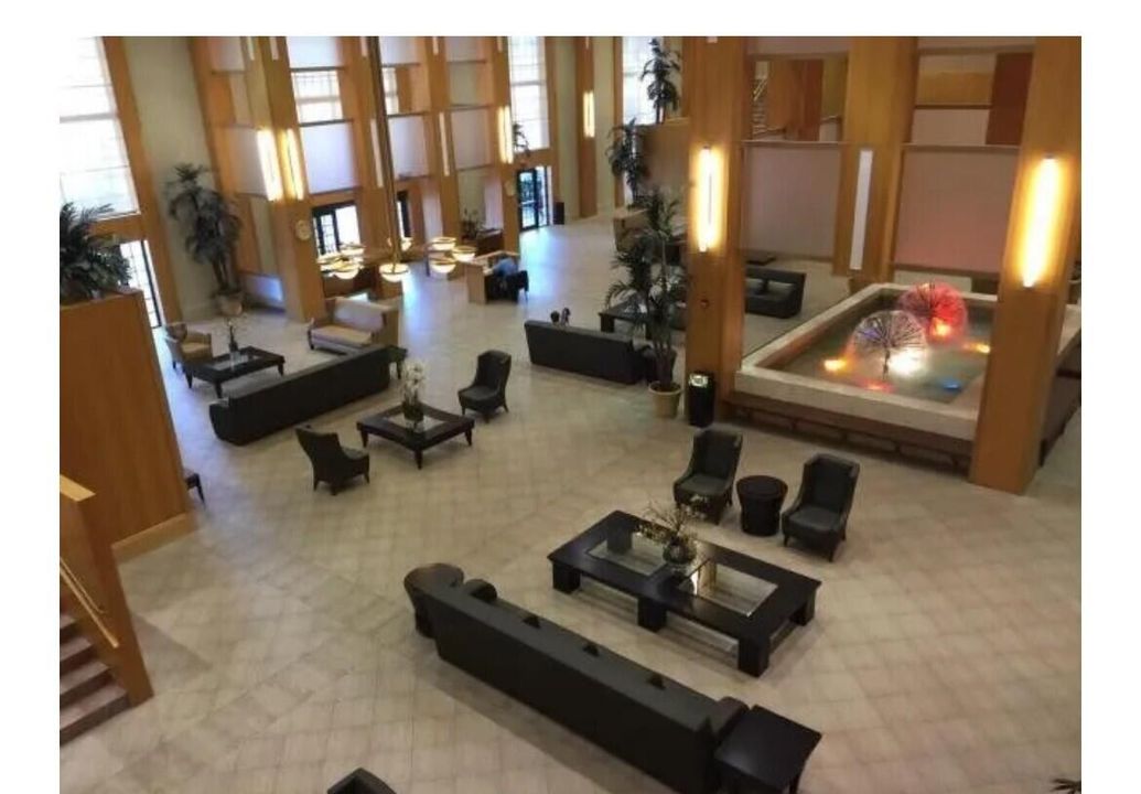 Active With Contract: $1,600 (1 beds, 1 baths, 738 Square Feet)