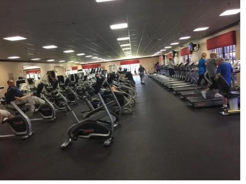 Active With Contract: $1,600 (1 beds, 1 baths, 738 Square Feet)