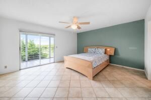 Active With Contract: $1,600 (1 beds, 1 baths, 738 Square Feet)