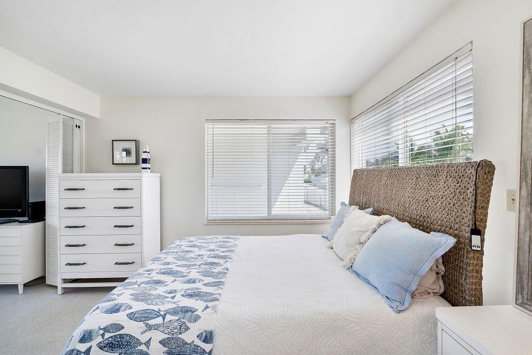 合同活跃: $2,700 (1 贝兹, 1 浴室, 575 平方英尺)