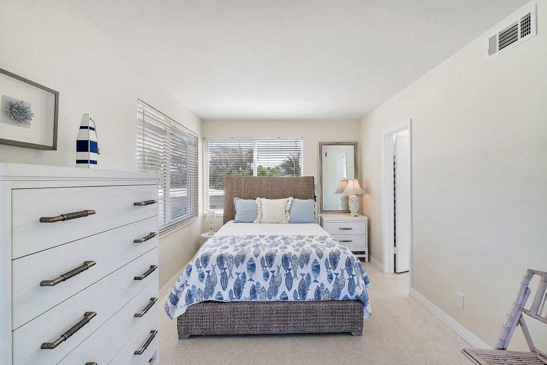 合同活跃: $2,700 (1 贝兹, 1 浴室, 575 平方英尺)