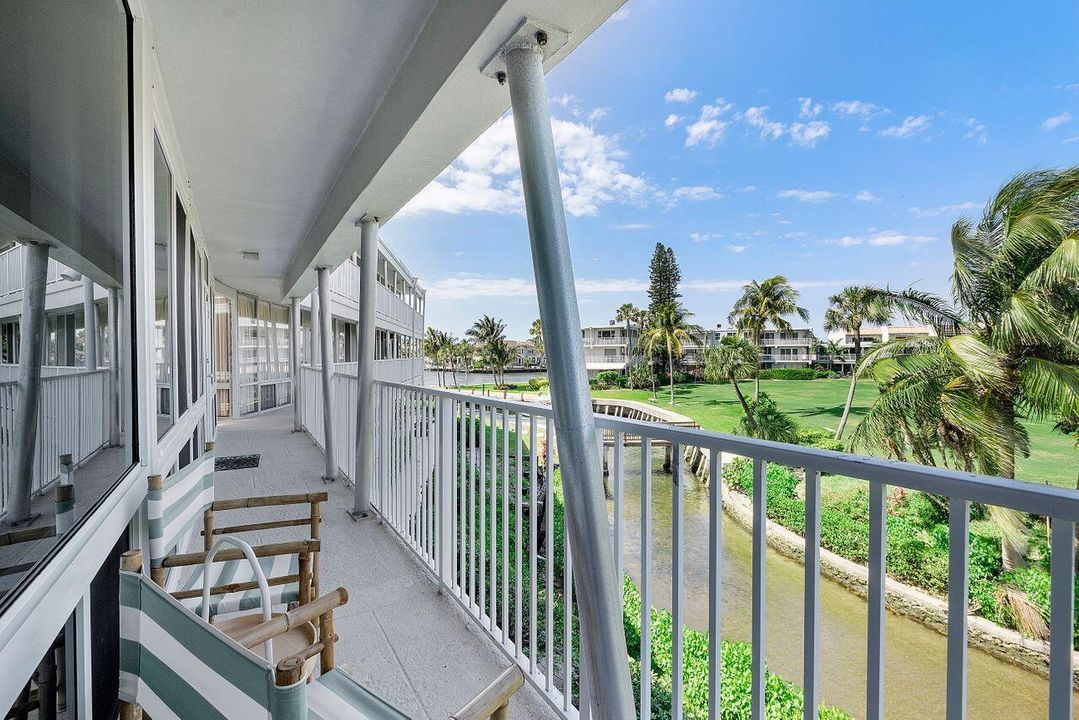 合同活跃: $2,700 (1 贝兹, 1 浴室, 575 平方英尺)