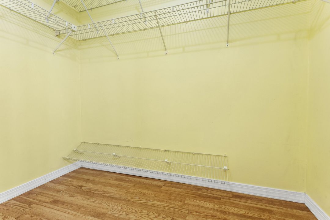 待售: $259,000 (2 贝兹, 2 浴室, 1299 平方英尺)